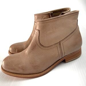 Hinge Tan Leather Ankle Booties side zip size 7